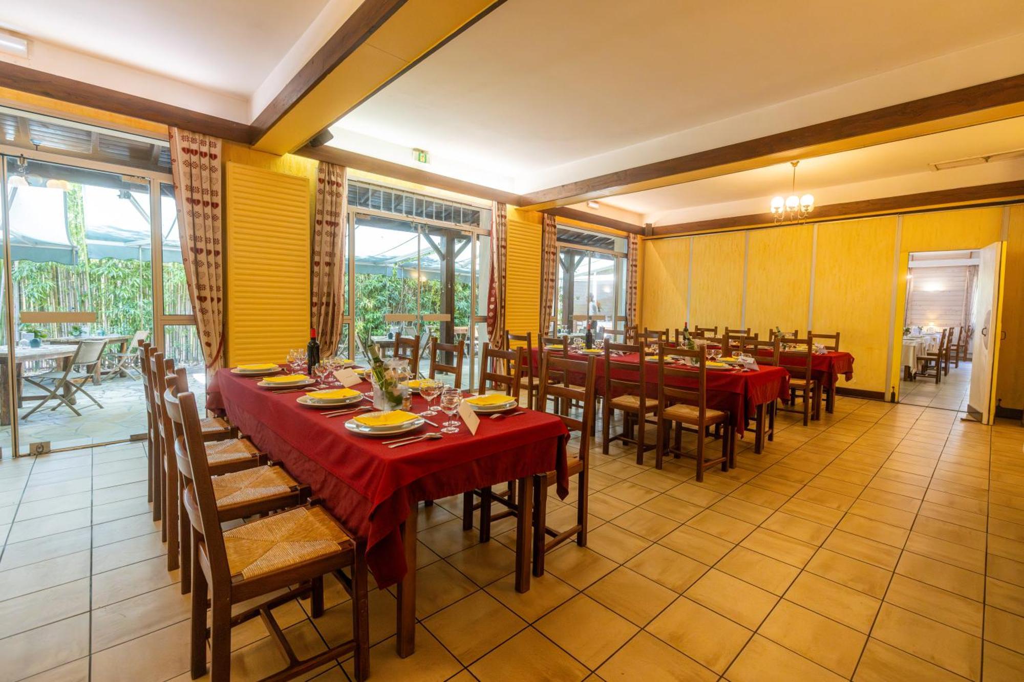 Hotel Restaurant Des Thermes Castera-Verduzan Exterior photo
