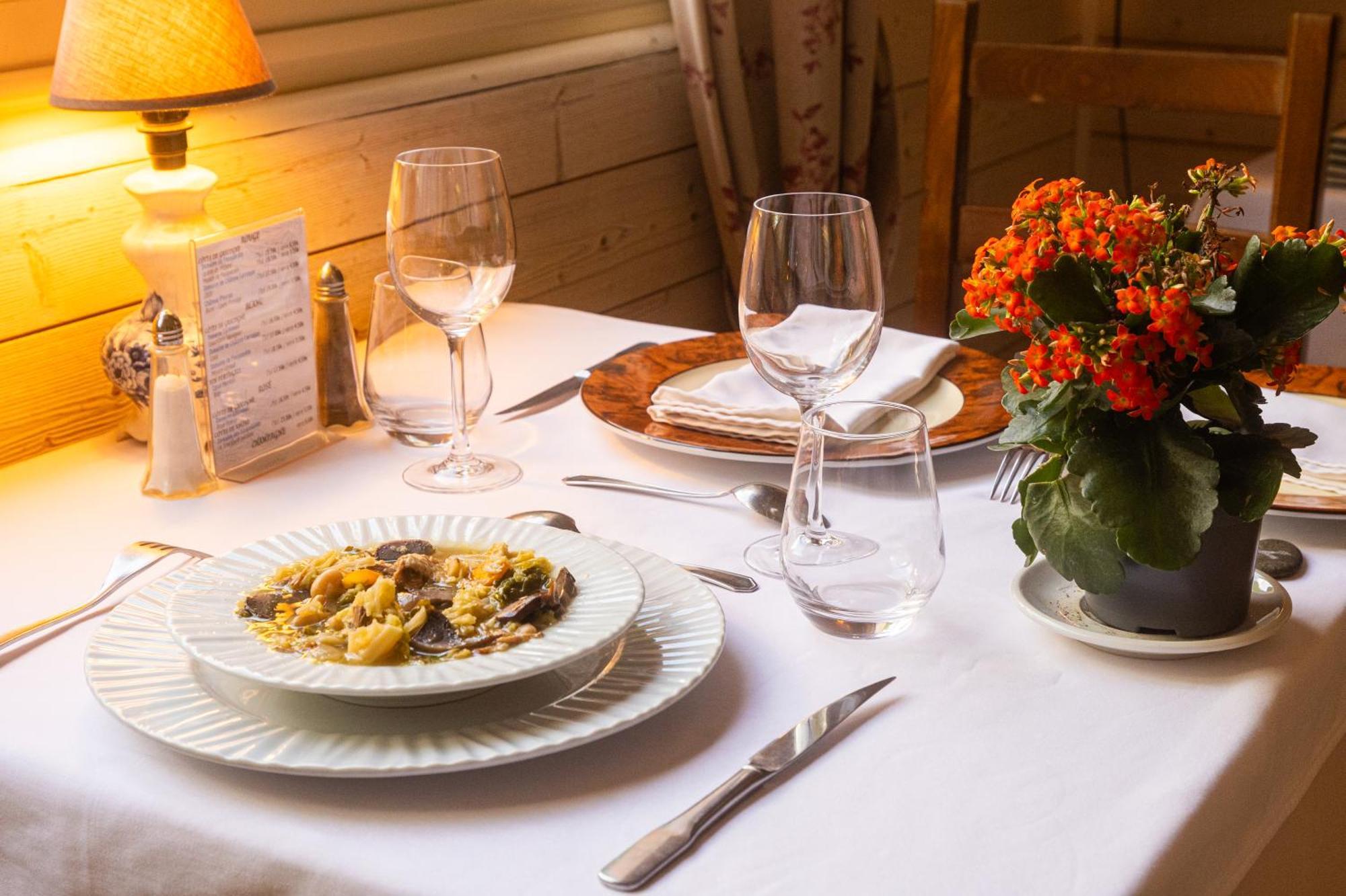 Hotel Restaurant Des Thermes Castera-Verduzan Exterior photo
