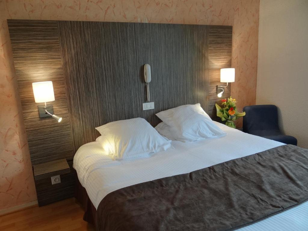 Hotel Restaurant Des Thermes Castera-Verduzan Room photo