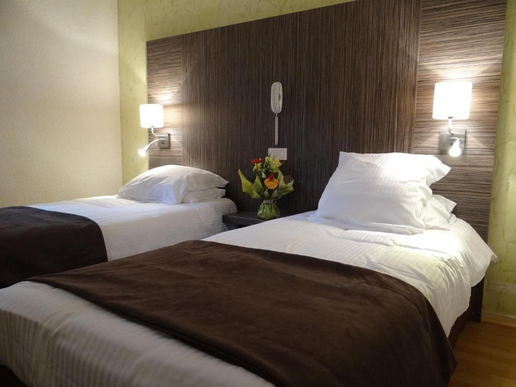 Hotel Restaurant Des Thermes Castera-Verduzan Room photo