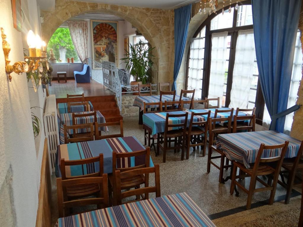Hotel Restaurant Des Thermes Castera-Verduzan Exterior photo