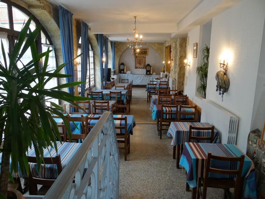 Hotel Restaurant Des Thermes Castera-Verduzan Exterior photo