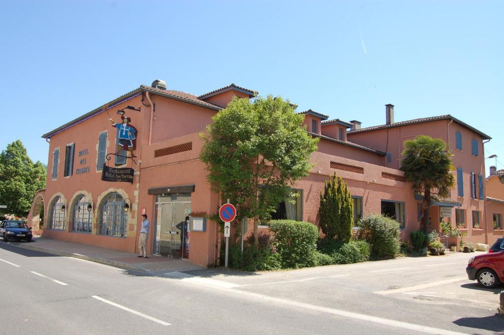 Hotel Restaurant Des Thermes Castera-Verduzan Exterior photo